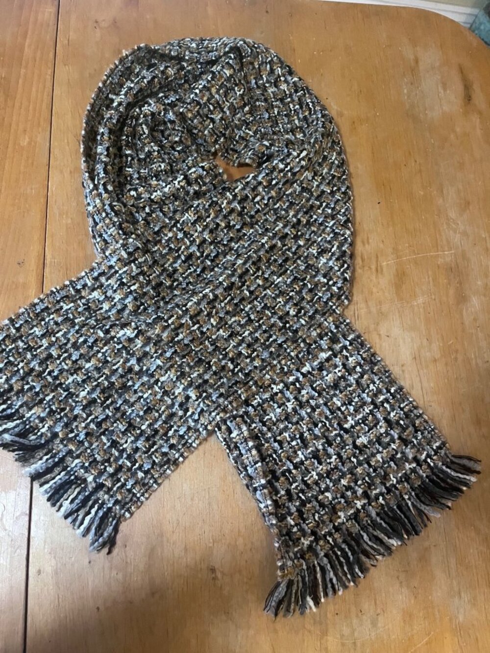 Woven soft neck scarf V Fraas 60x9in gray black brown